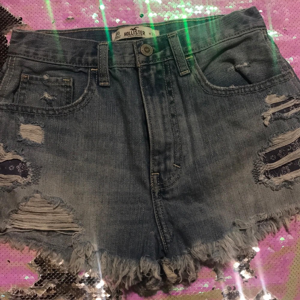Hollister high rise jean shorts size 00 w23